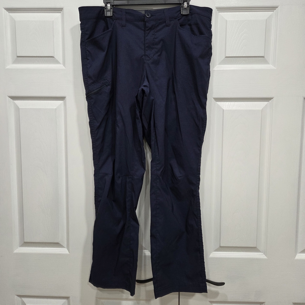 Eddie Bauer Blue Chinos Versatile and Stylish